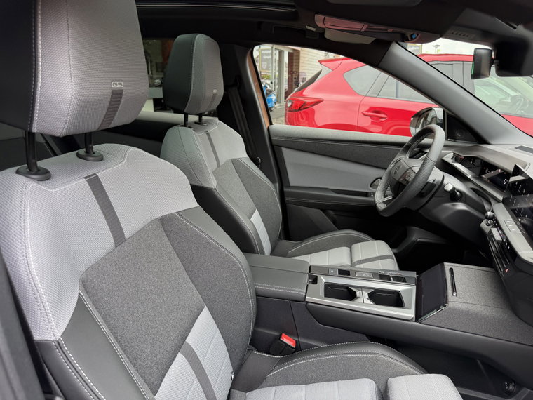 Vehicle Image 35
