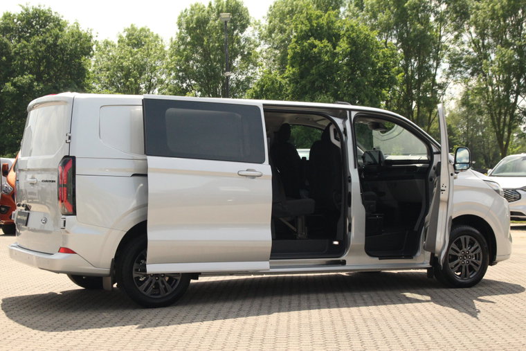 Vehicle Image 7