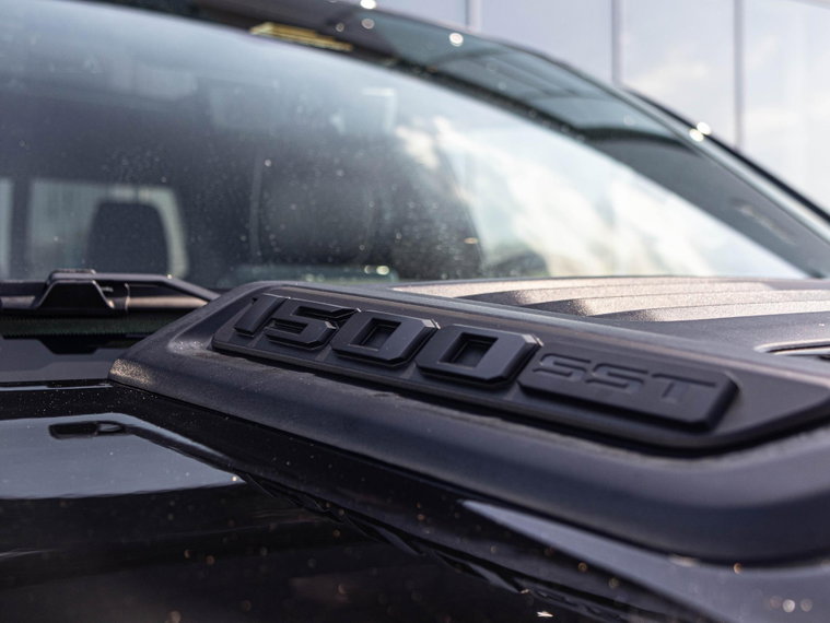 Vehicle Image 30