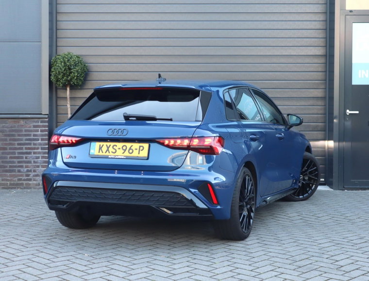 Vehicle Image 32