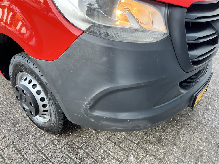 Vehicle Image 52