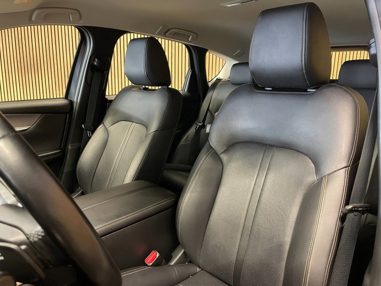 Vehicle Image 31