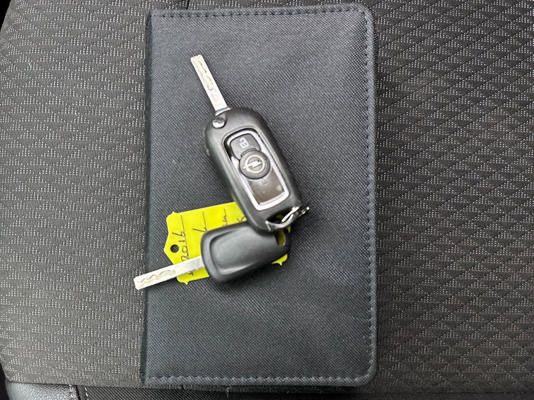 Vehicle Image 32