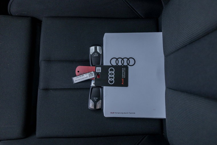 Vehicle Image 17