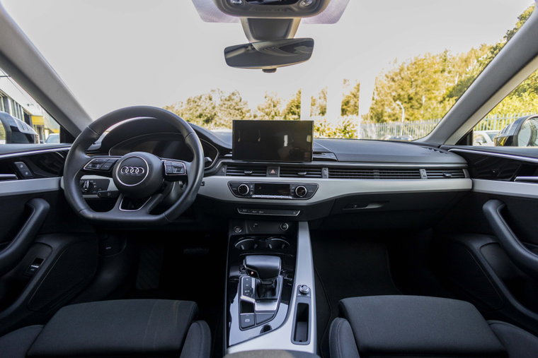 Vehicle Image 19