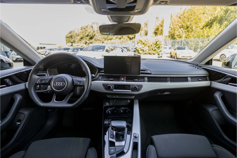 Vehicle Image 21