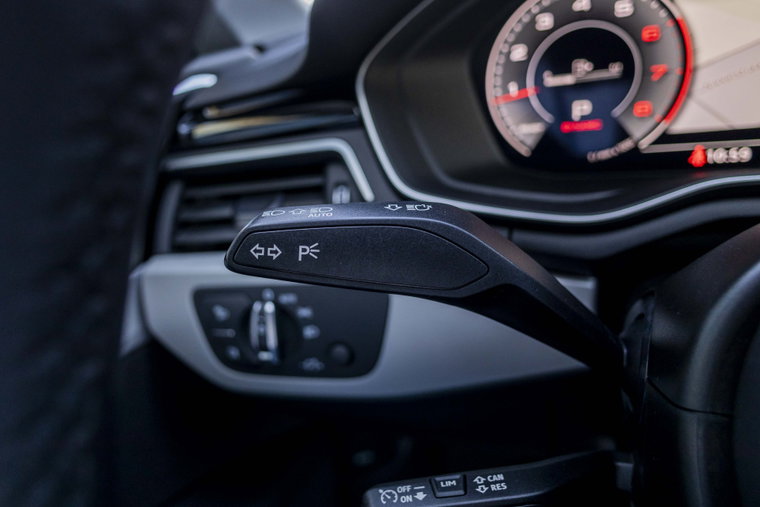 Vehicle Image 28