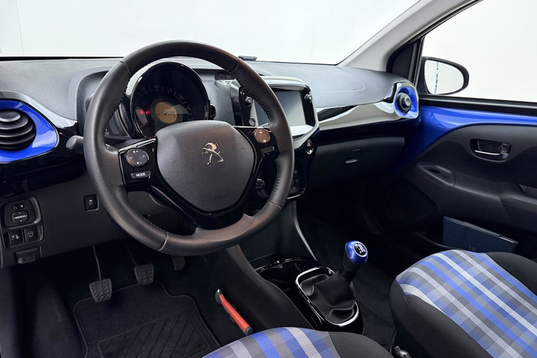 Vehicle Image 14