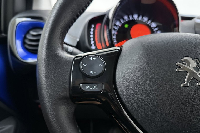 Vehicle Image 17