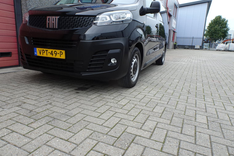 Vehicle Image 28