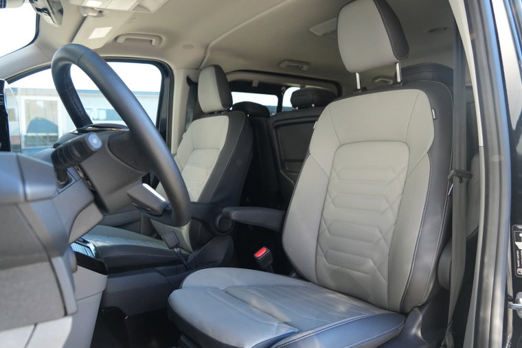 Vehicle Image 17