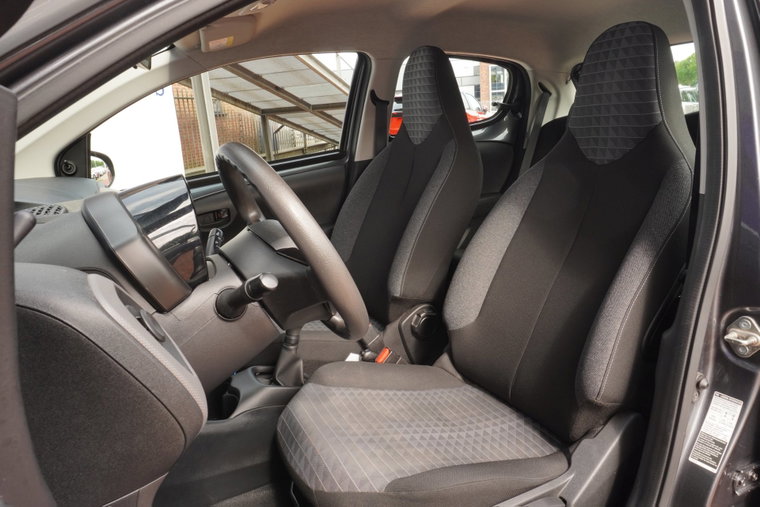 Vehicle Image 19