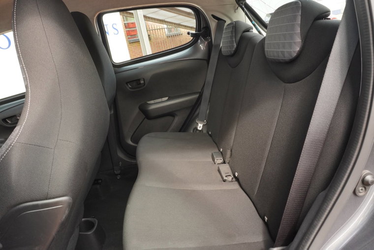 Vehicle Image 22