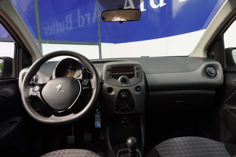 Vehicle Image 24