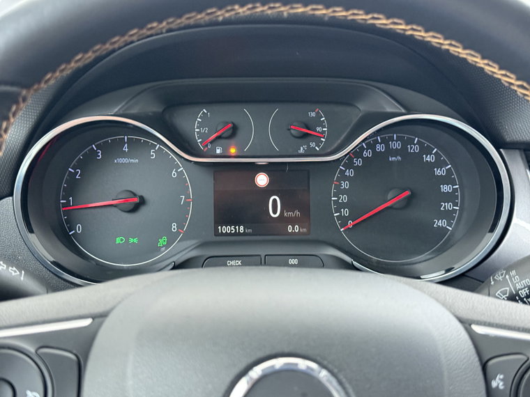 Vehicle Image 32