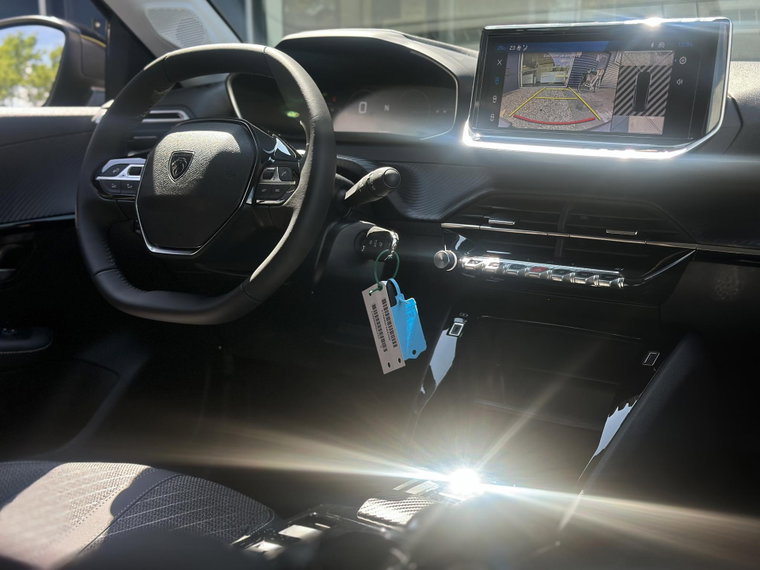 Vehicle Image 22