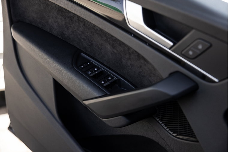 Vehicle Image 37