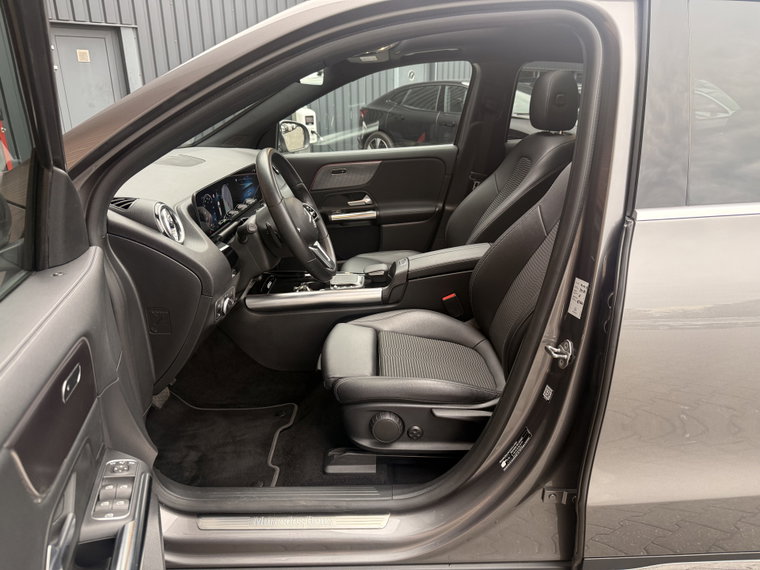 Vehicle Image 38