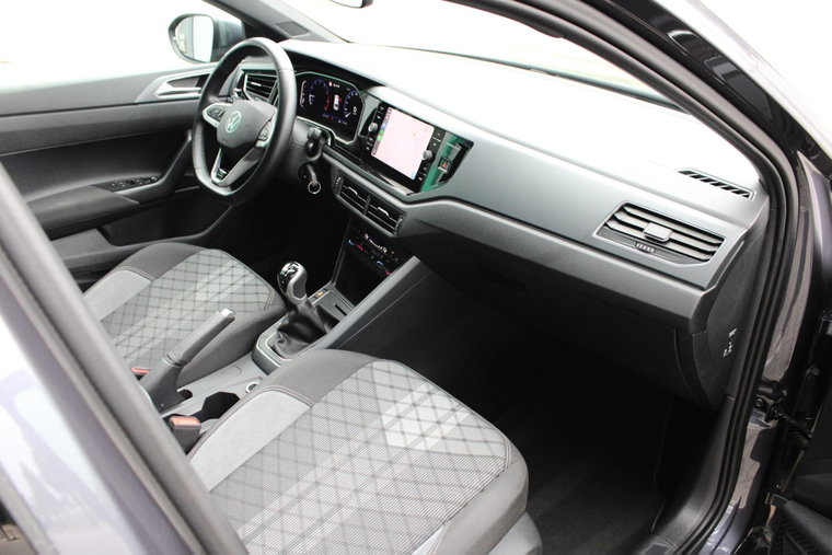 Vehicle Image 35