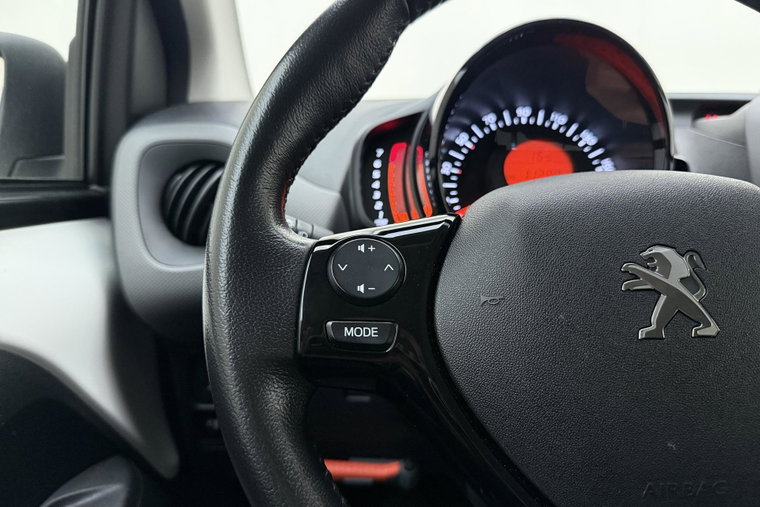 Vehicle Image 19