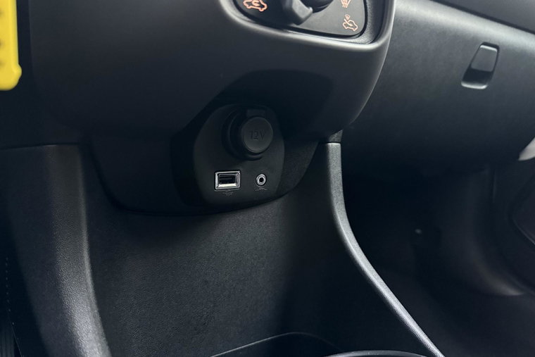 Vehicle Image 23