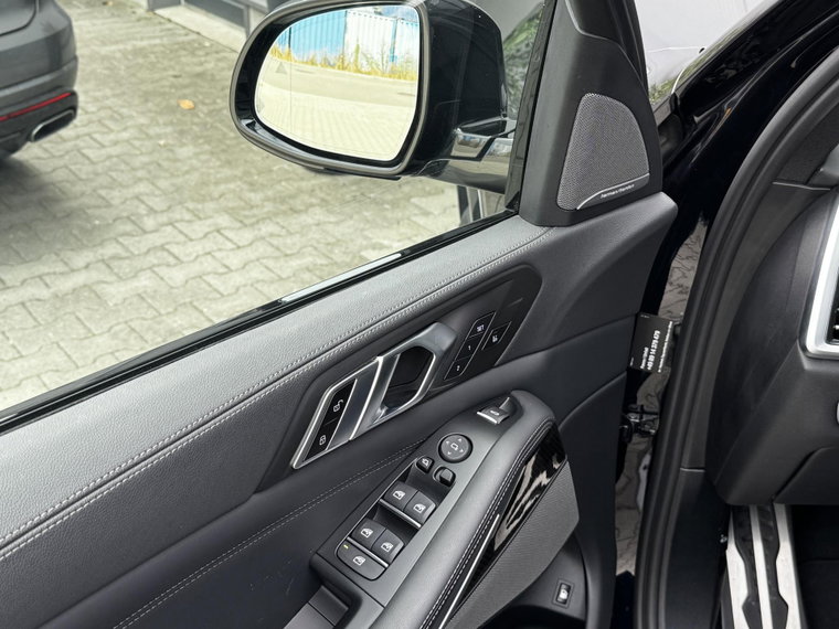 Vehicle Image 28