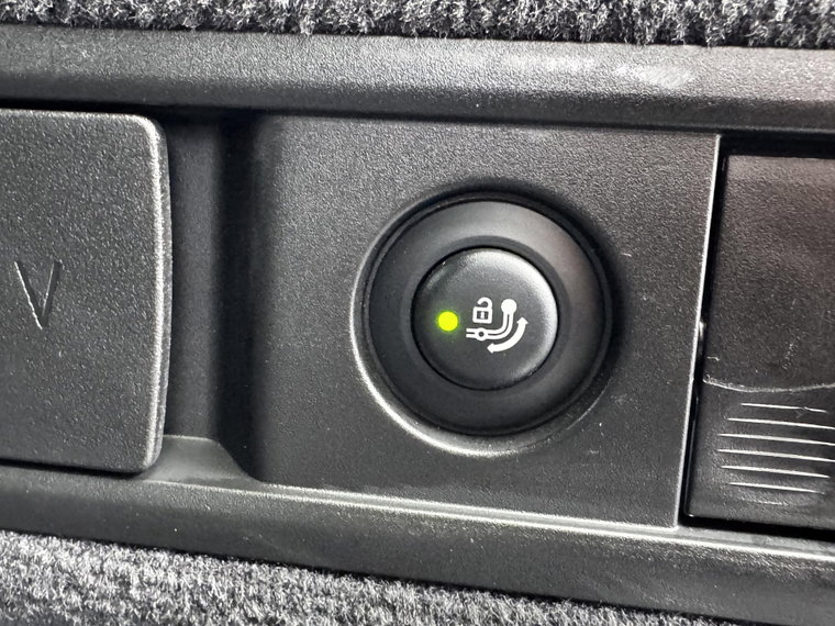 Vehicle Image 33