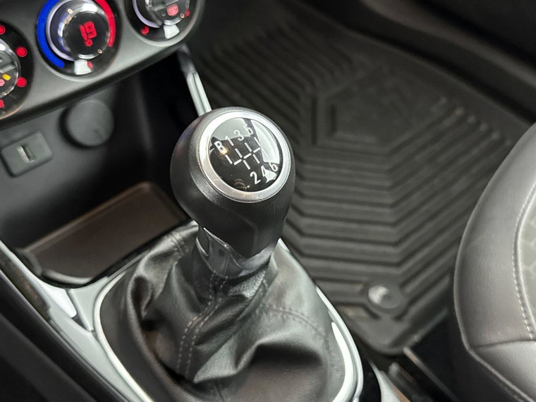 Vehicle Image 25