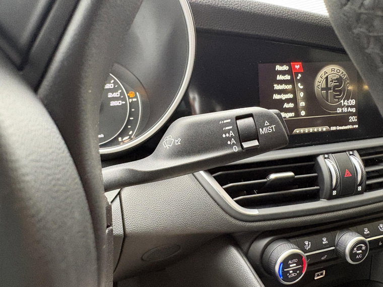 Vehicle Image 27