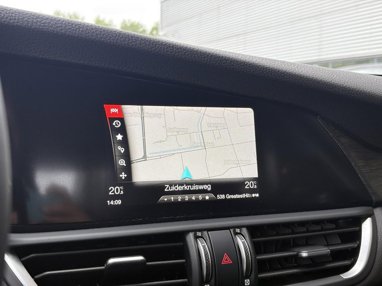Vehicle Image 35