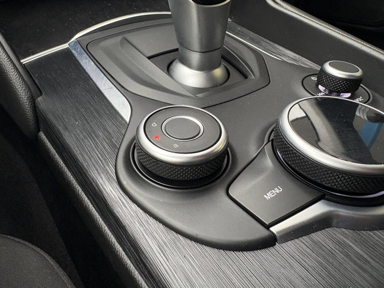 Vehicle Image 40