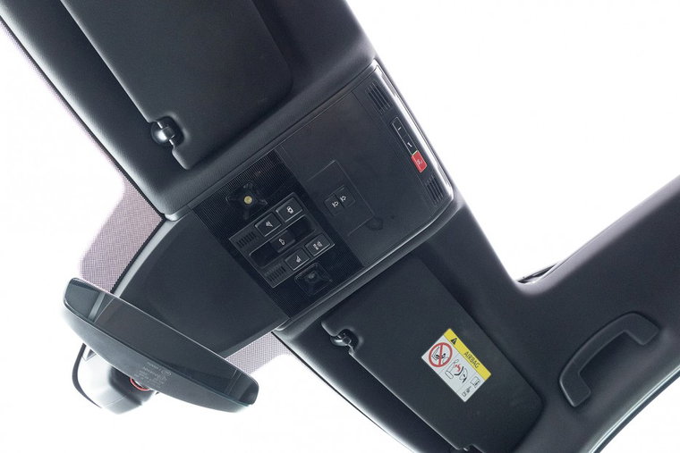 Vehicle Image 23