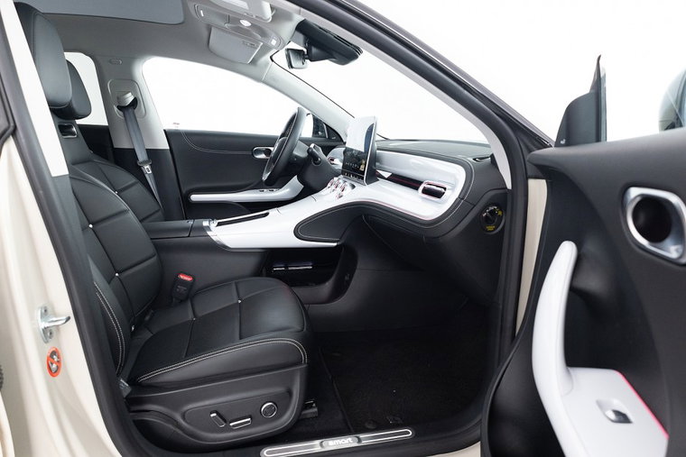 Vehicle Image 7