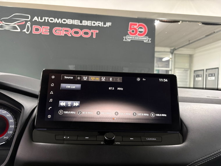 Vehicle Image 21