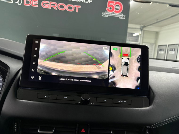 Vehicle Image 25