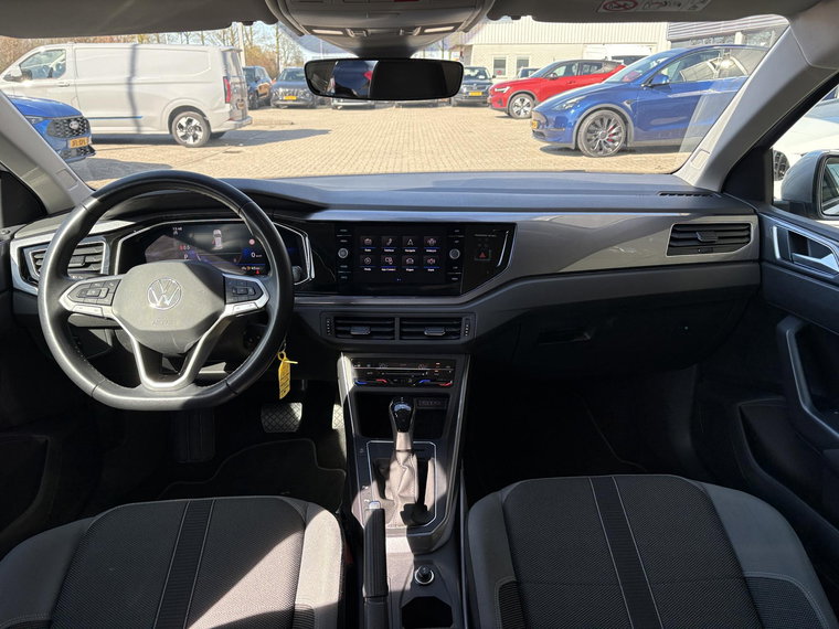 Vehicle Image 17