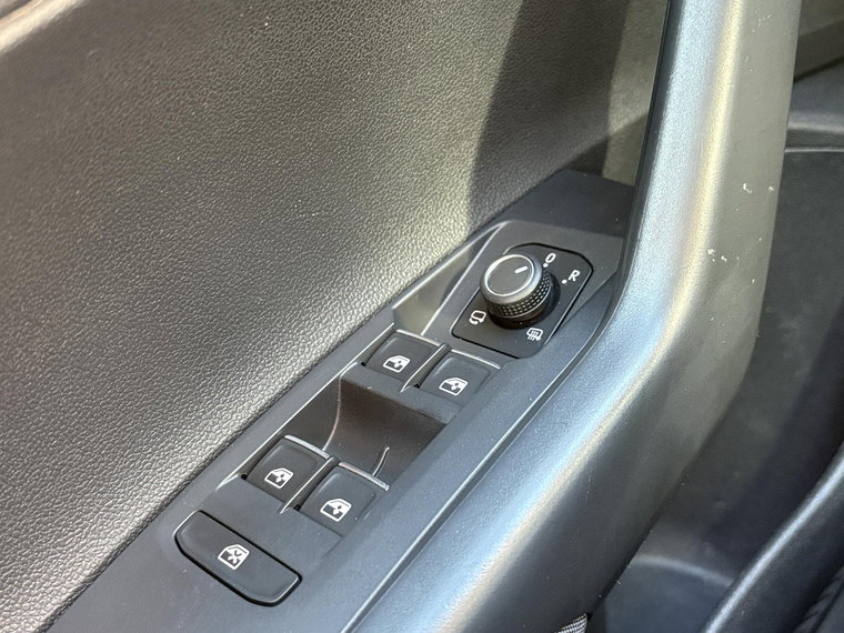 Vehicle Image 27