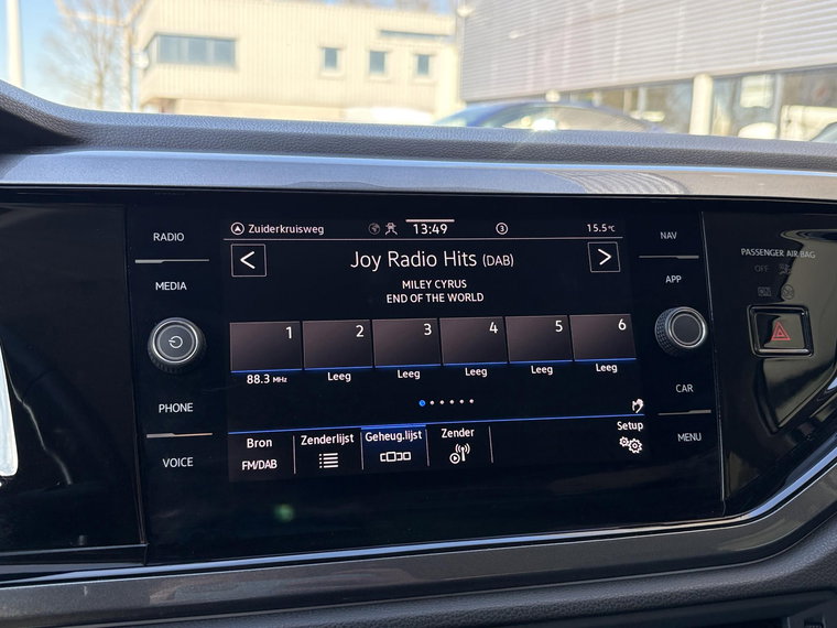 Vehicle Image 30
