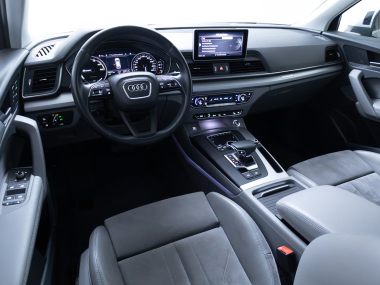 Vehicle Image 16
