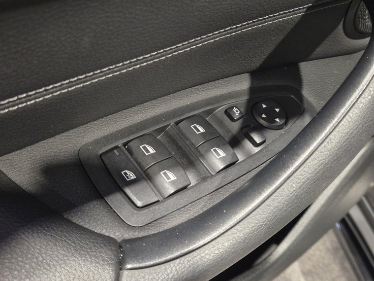 Vehicle Image 28