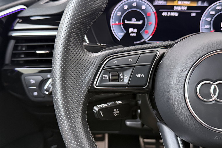 Vehicle Image 21