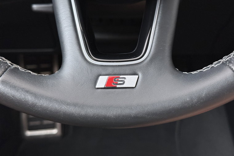 Vehicle Image 22