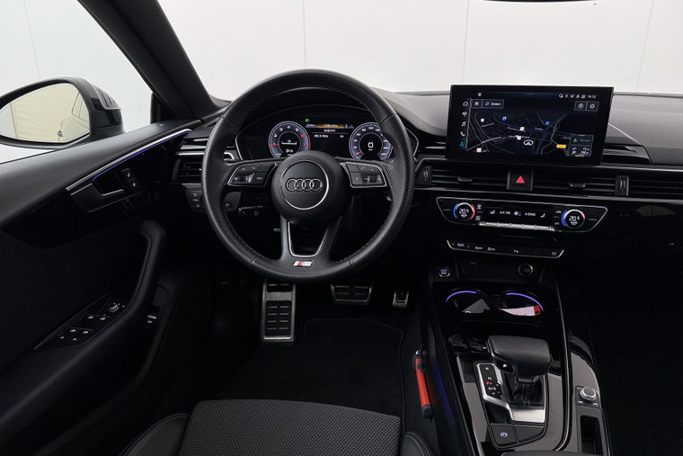 Vehicle Image 9
