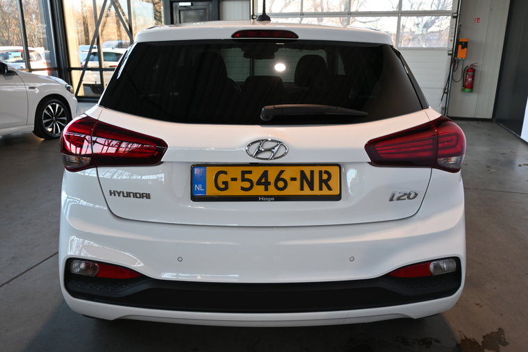 Vehicle Image 17
