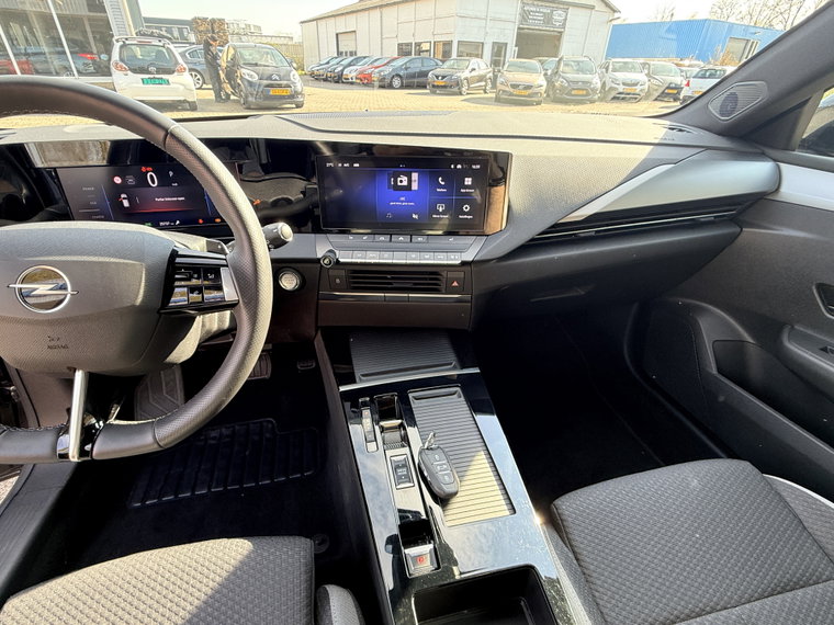 Vehicle Image 26