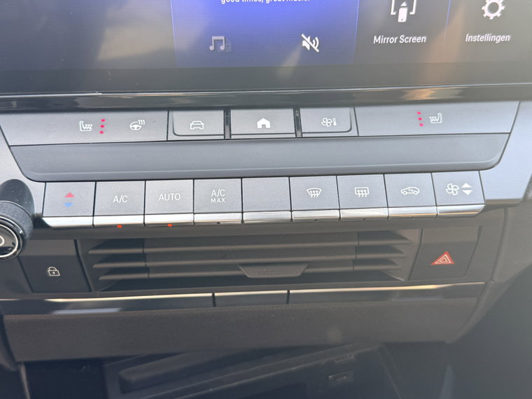 Vehicle Image 29
