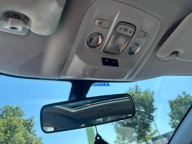 Vehicle Image 33