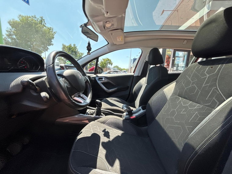 Vehicle Image 39