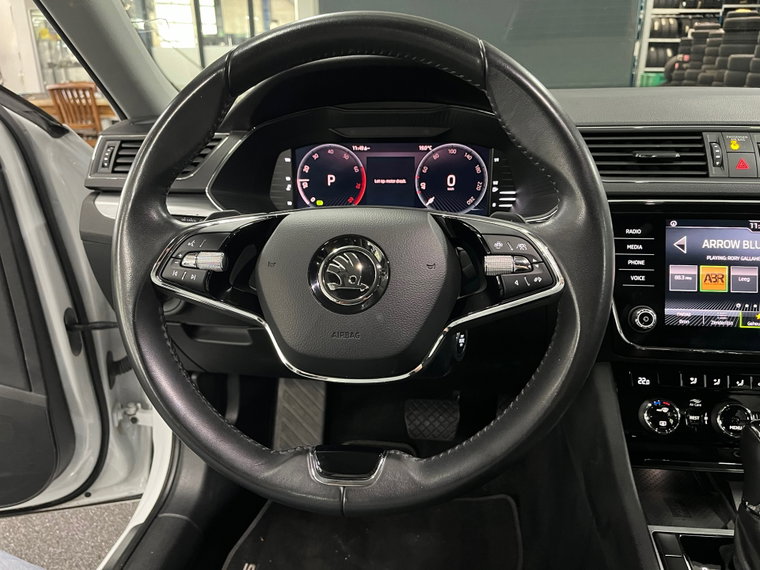 Vehicle Image 19