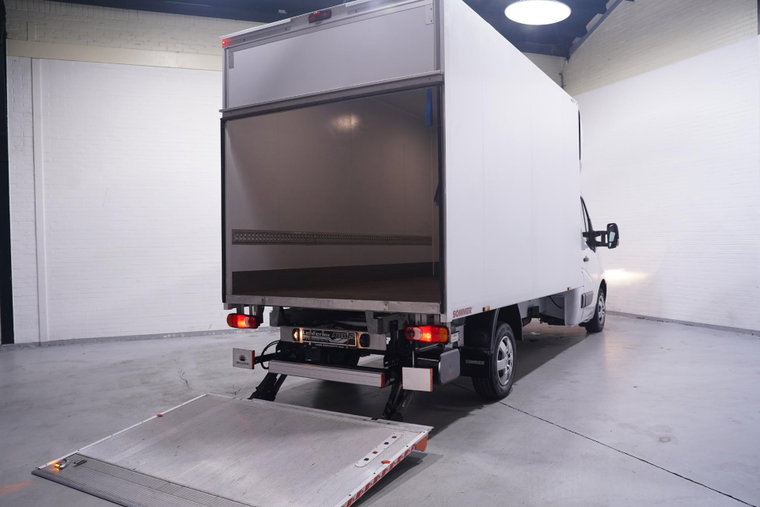 Vehicle Image 12